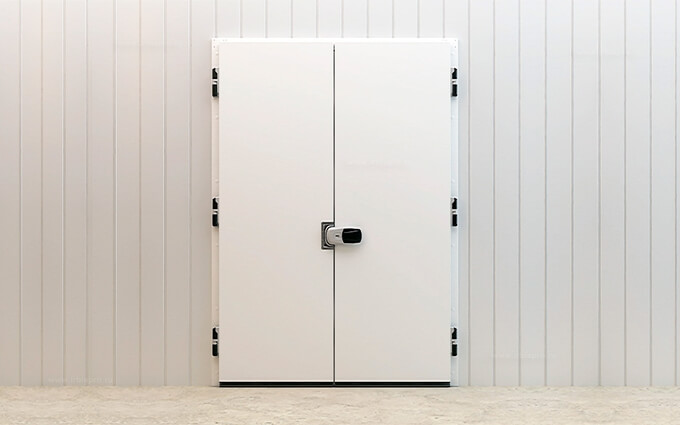 Распашные двухстворчатые холодильные двери Ирбис