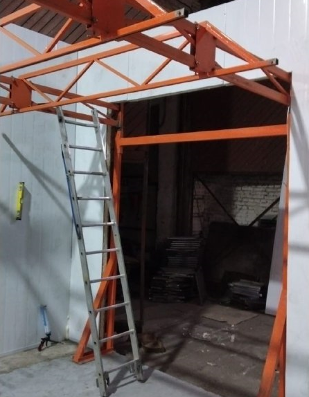 Монтаж холодильных камер